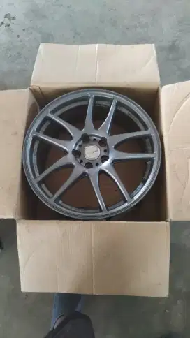 Dijual velg ada 3 pcs + knal pot
