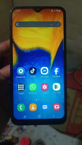 Samsung galaxy A20 4G 3/32 layar 6.5 inchi normal