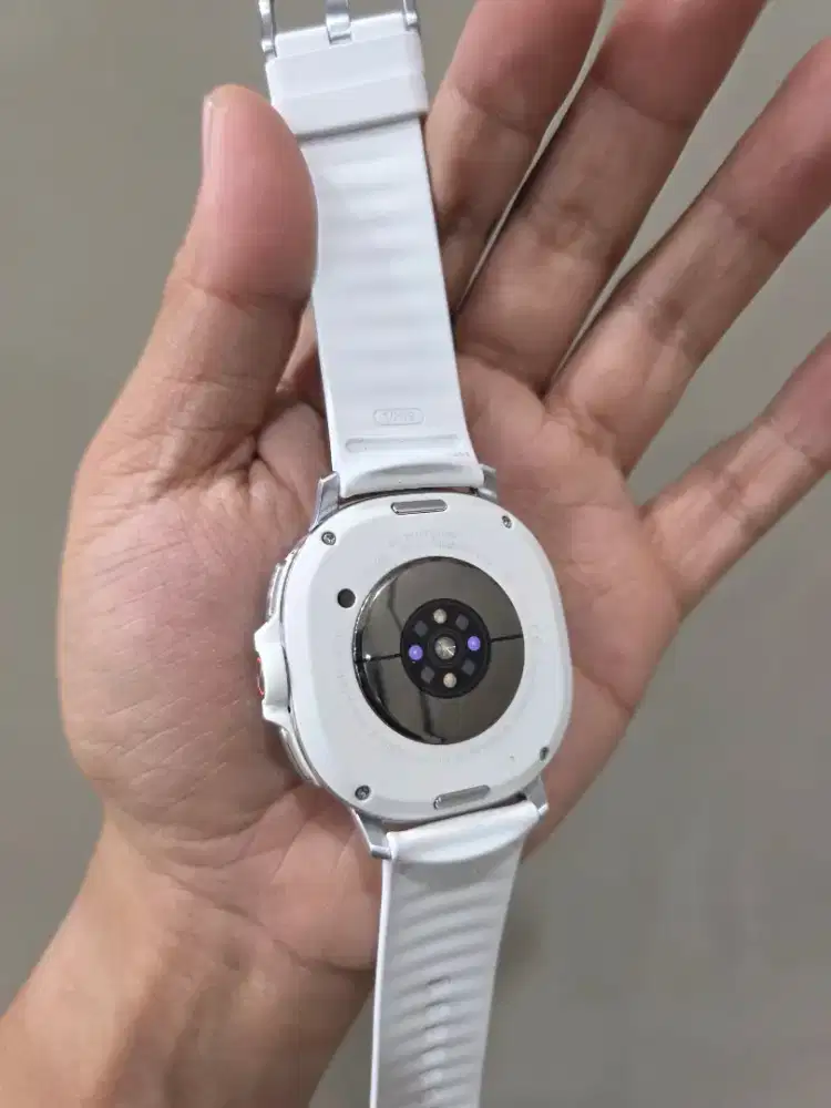 SALE WATCH 8 CLASSIC PUTIH