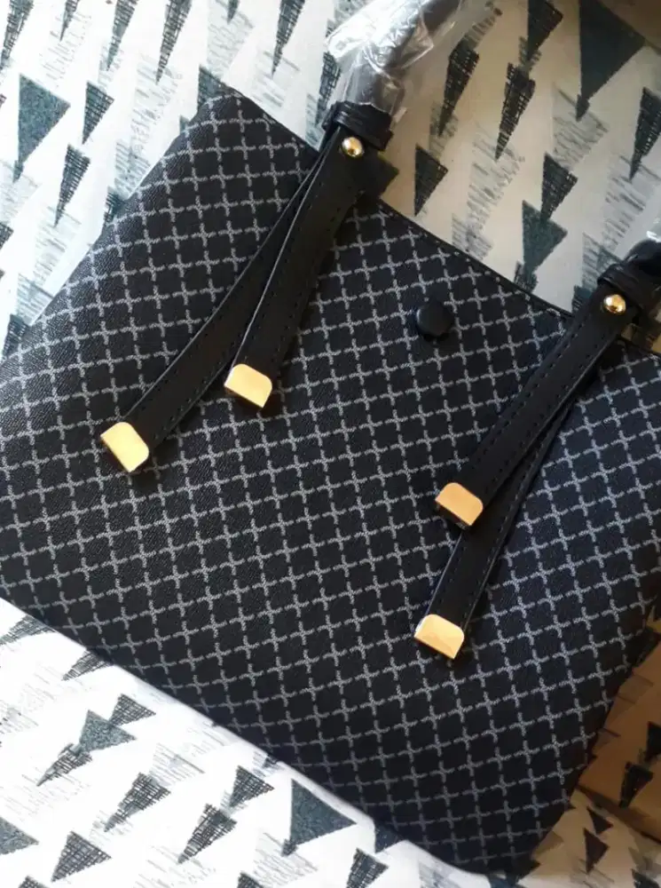 Tas wanita cangklong