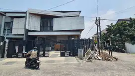 Jual Rumah Baru Mewah Hook Manyar Surabaya tengah kota