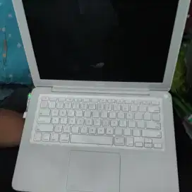 Macbook 13 tahun 2015