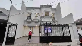 Di jual rumah mewah 2lantai siap huni di joglo Jakarta Barat