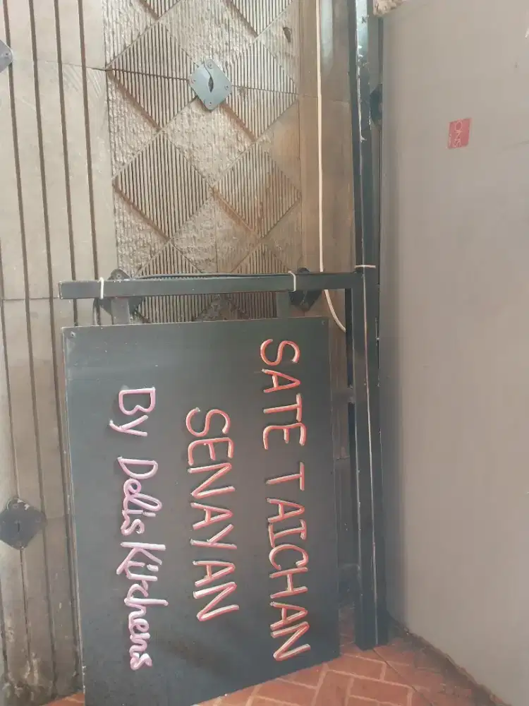 Banner, Etalase dan Meja