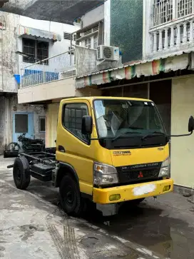Colt diesel engkel FE71 4 roda Tahun 2008
