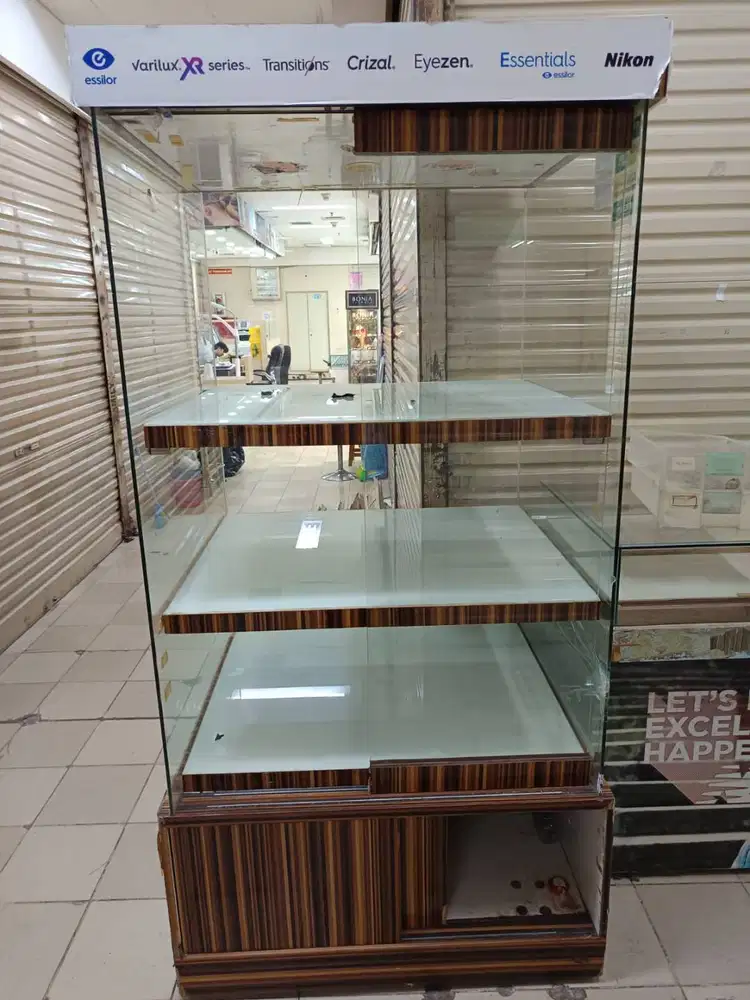ETALASE MENARA SECOND MURAH