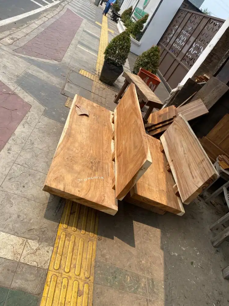 Sofa kayu trembesi tanpa sambungan