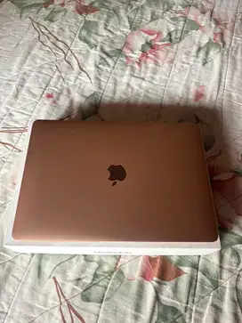 Macbook Air M1 2020 8/256 GB ex pemakaian pribadi