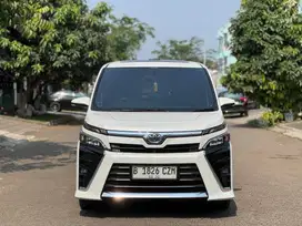 TOYOTA VOXY 2.0 AT 2019 PUTIH TERMURAH ISTIMEWA SIAP PAKAI