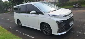 Toyota Voxy 2.0 at 2023