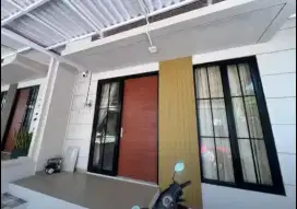 Rumah di sewakan 2 lantai grand Armina gedawang
