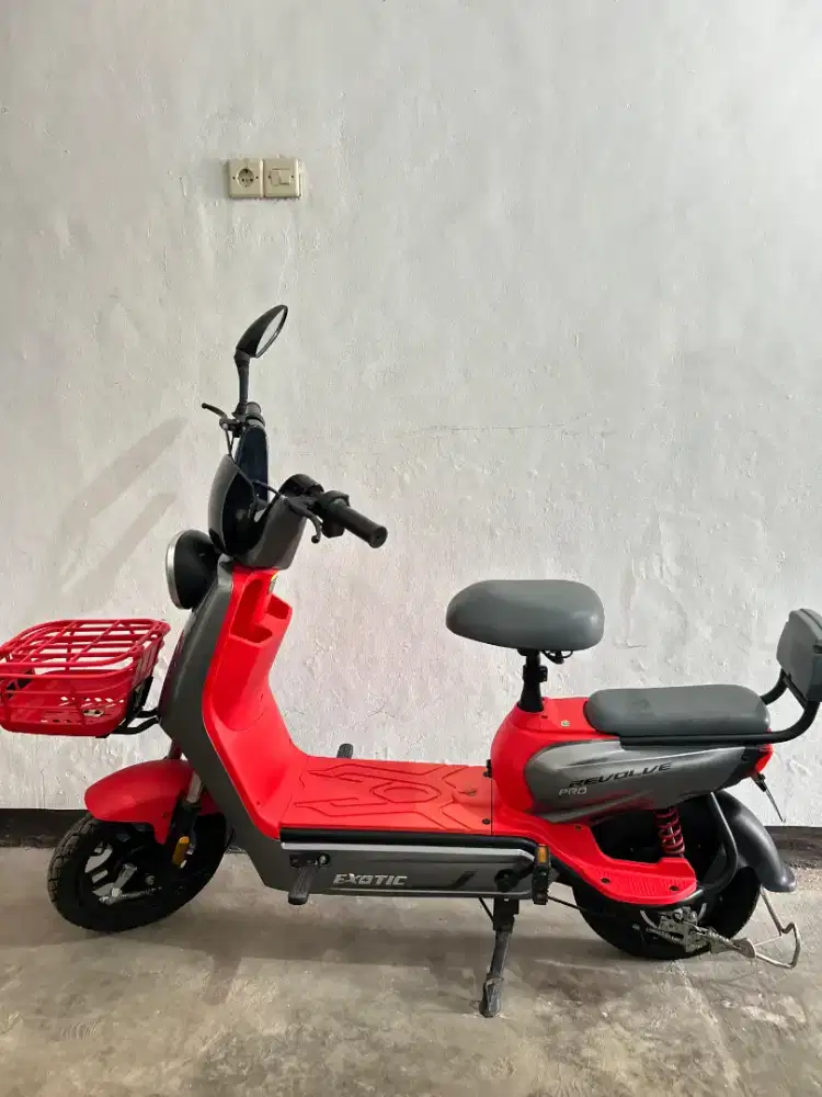 Sepeda Listrik Exotic Revolve PRO