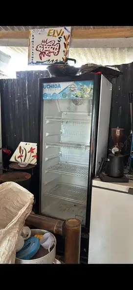 DI JUAL Showcase / Kulkas Pendingin Uchida 3 Rak — Bekas, Siap Pakai
