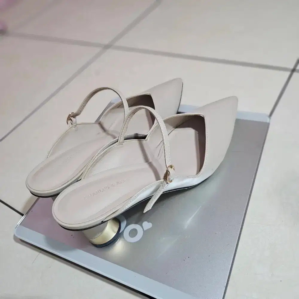 sendal charles n keith like new pemakaian sekali