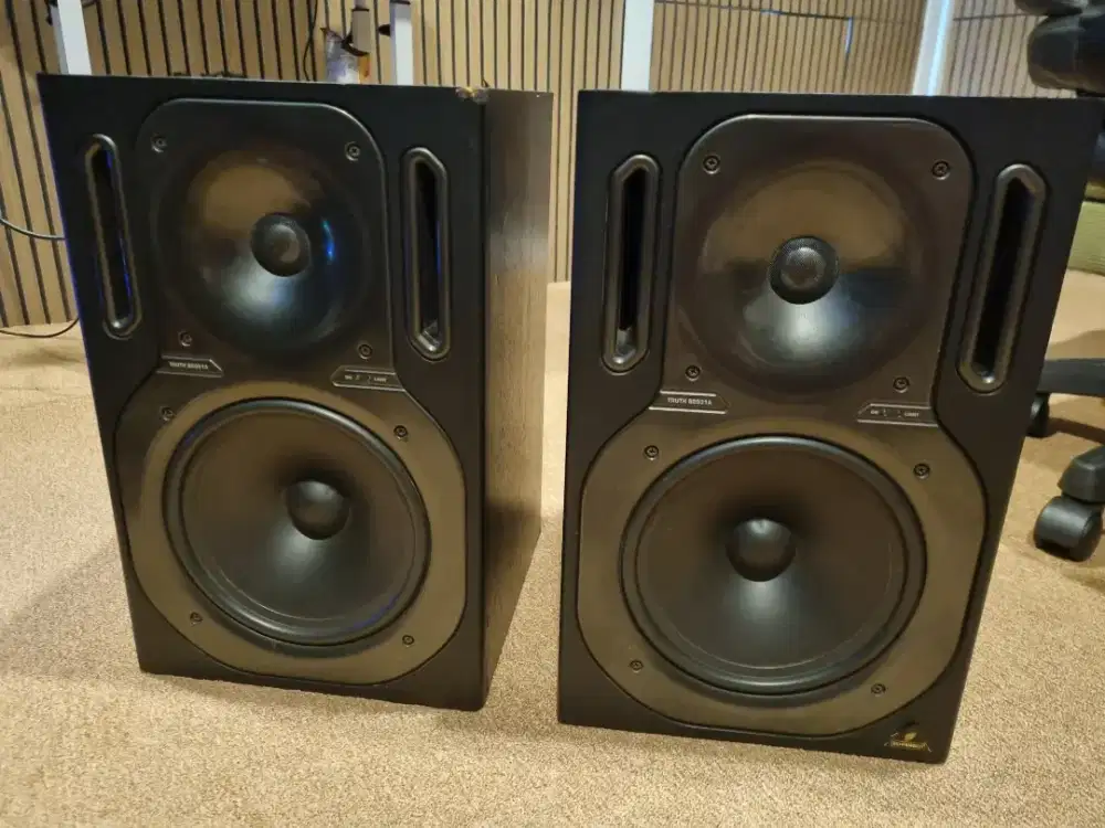 Speaker flat behringer 8inch kanan kiri