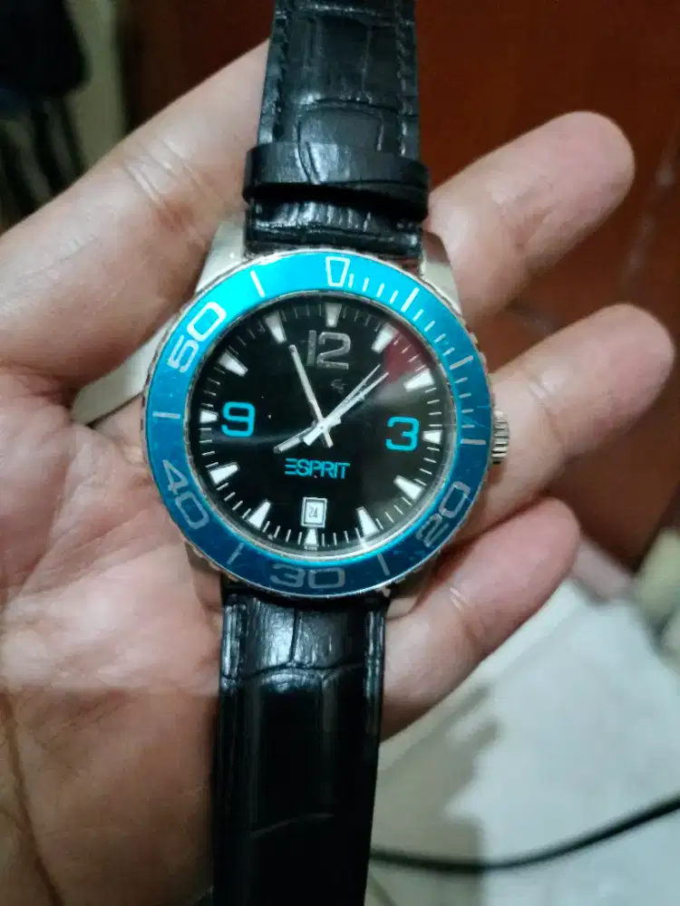 Esprit klasik masih jalan normal, strap bukan bawaan