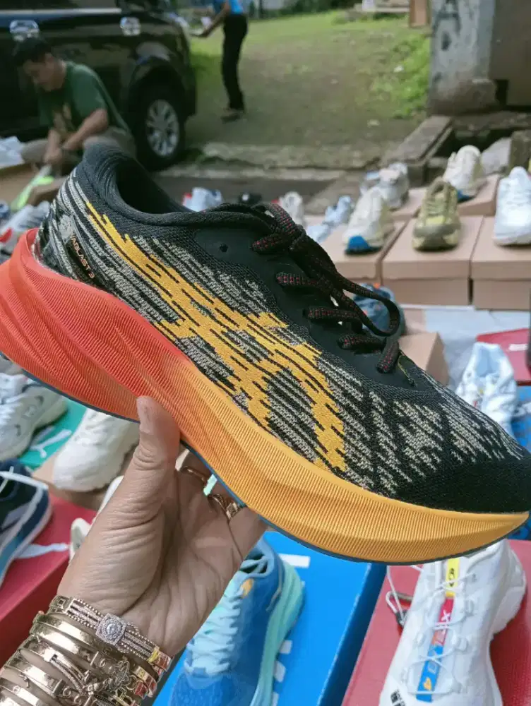 Jual sepatu import asics running