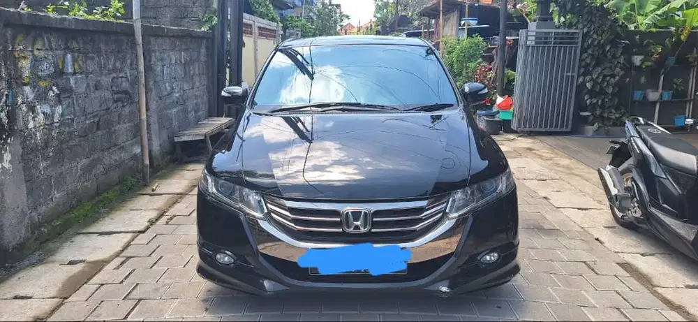 Honda Odyssey Hitam Metalik Matic (2012)