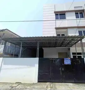 Rumah usaha Hoek 3 lantai dijual Cideng Jakarta Pusat