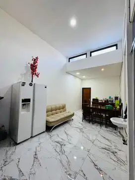 ANA RUMAH FULL FURNISHED UK 7X20M DI KOMP DUTA MAS JELAMBAR
