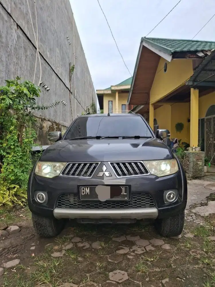 Di jual pajero sport 2.5 4x2 AT solar