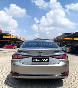 Lexus ES300 ES300h 2021/ 2022 KM 19rb ANTIK
