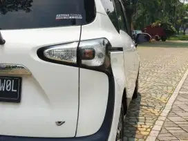 Sienta V CVT matic 2016 murah dp 20 juta nego irit
