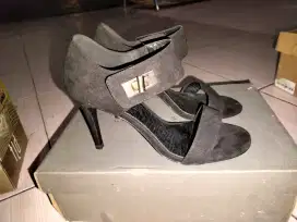 Preloved high heels