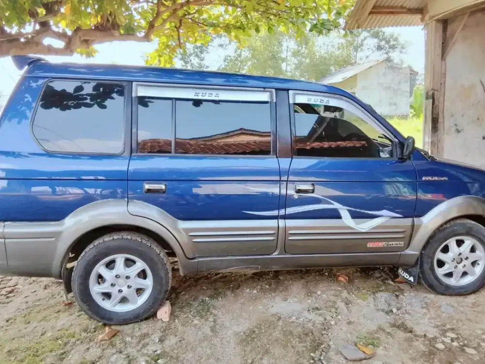 Jual mobil kuda 2002 mobil enak