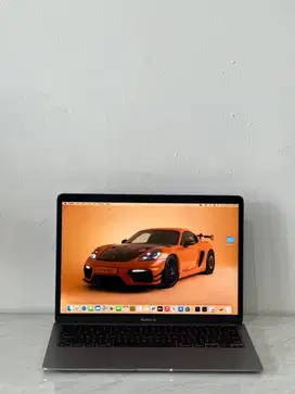 MacBook Air 13inch RETINA DISPLAY A2337 2020 Apple M1 256GB