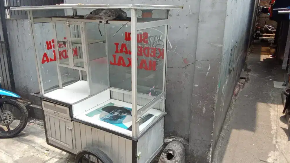 Gerobak bekas susu kedelai