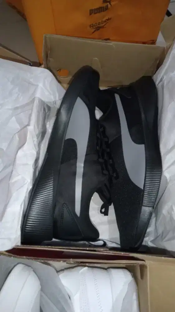 sepatu puma ori ( runner black iron )