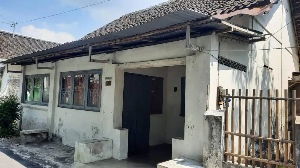 Jual Rumah Tua LT 472m²