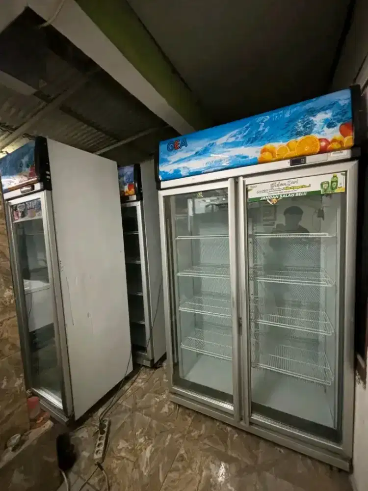 Showcase 2pintu GEA