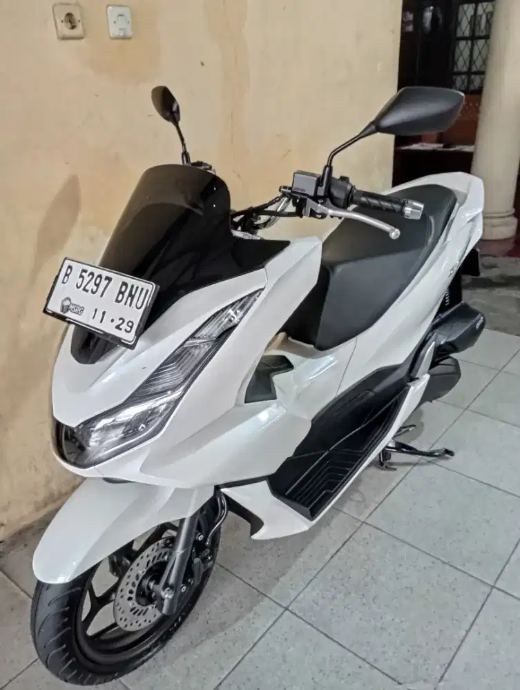 HONDA PCX CBS 2024 KM 2 RB AN KONDISI SEPERTI BARU