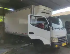 Hino 110 sdl box es