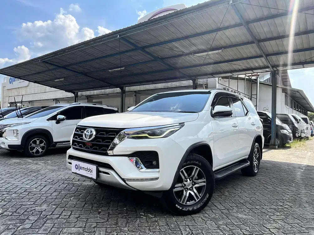 KM Panjang - Toyota Fortuner 2.4 G 4x2 DSL Solar AT 2022 -LZ