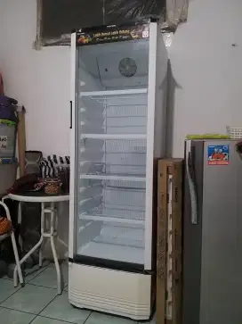 DIJUAL SHOWCASE POLYTRON PEMAKAIAN 1 TAHUN