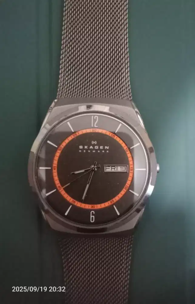 JAM SKAGEN DENMARK _ TITANIUM _ ORIGINAL (diameter kurleb 42mm )