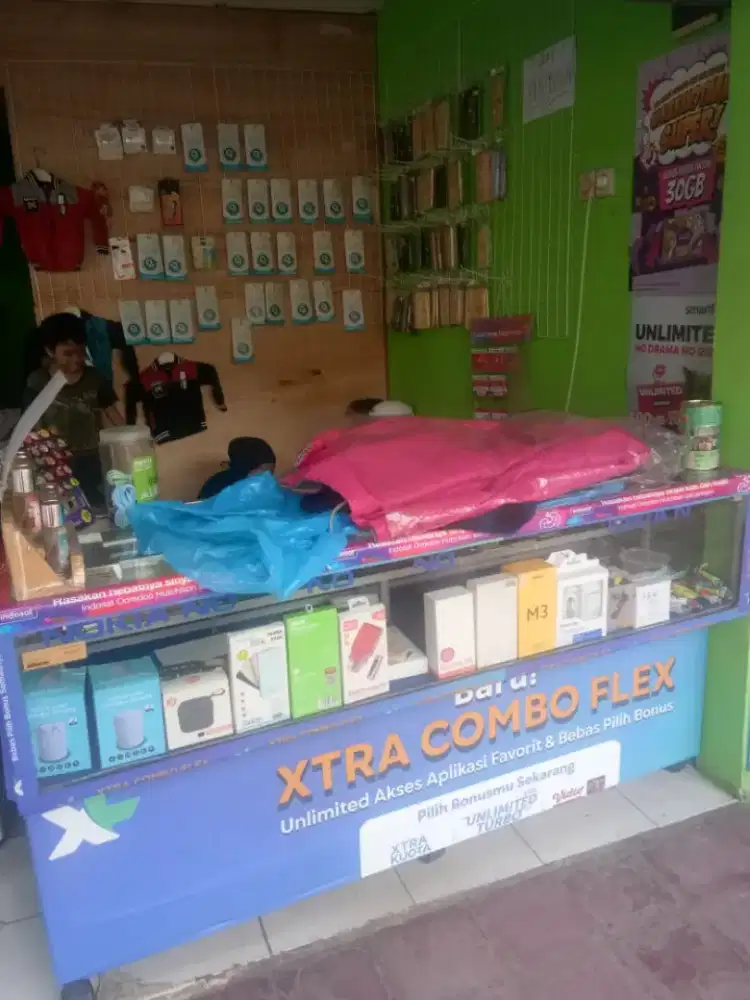 Di jual etalase konter