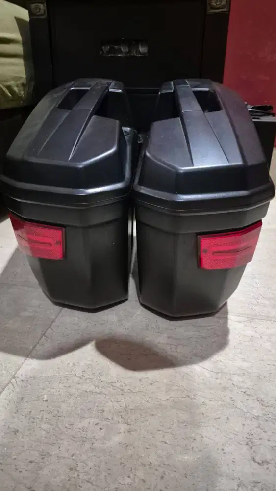 Box samping Givi E22