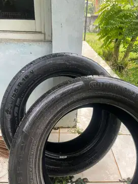 Ban Continental 235/55 R 18