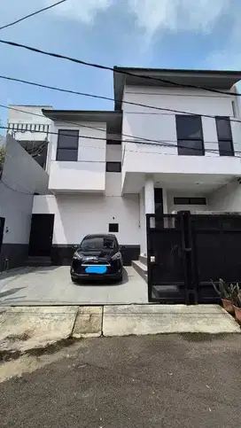 Rumah baru siap huni di komplek kayumas Jakarta Timur