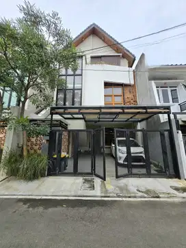Rumah siap huni dgn pool pribadi di rawamangun jakarta timur