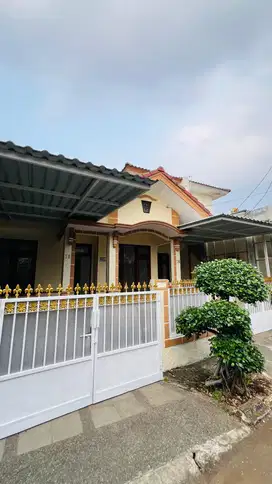 Rumah second siap huni di komplek condet jakarta timur