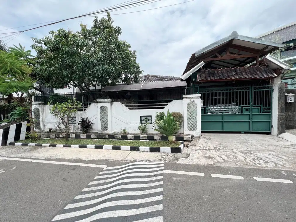 Rumah second siap huni akses jalan lebar di cempaka putih jakarta