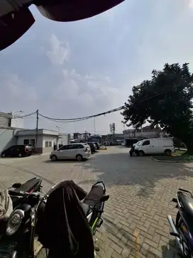 Tanah dan bangunan komersial di Plaza kramat jati jakarta timur