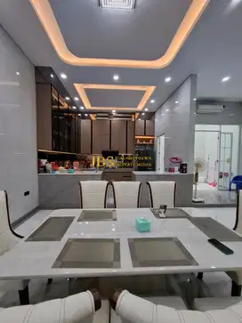 Dijual Villa Lux 3 Tingkat di Komplek Citraland Gama City Cluster Ravelles Place