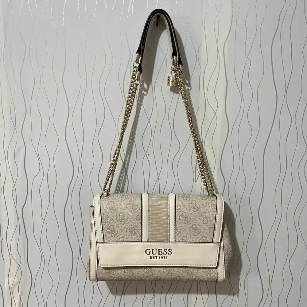 Guess Shoulder Bag