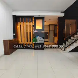 DIJUAL VILLA KOMP CEMARA ASRI JALAN AZALEA 1